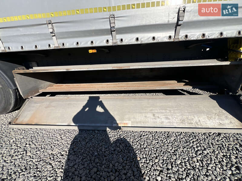 Тентованный борт (штора) - полуприцеп Schmitz SCB 2016 в Иршаве