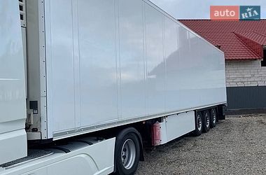 Рефрижератор полуприцеп Schmitz SCB 2014 в Иршаве