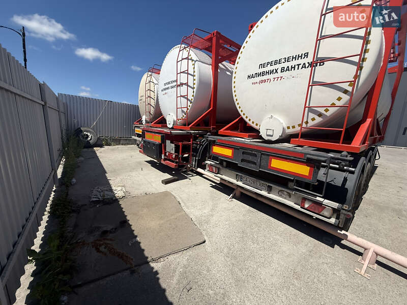 Цистерна напівпричіп Schmitz SCS 24 2005 в Києві