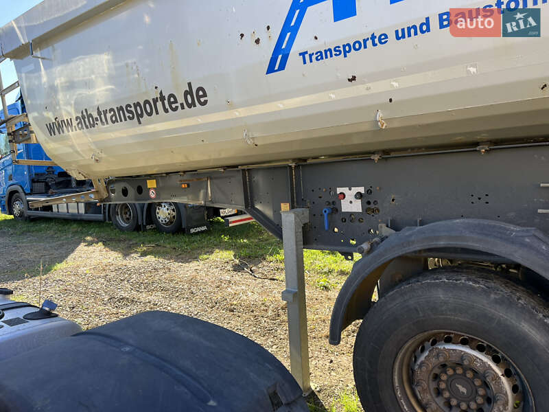 Самоскид напівпричіп Schmitz SCS 27 2016 в Чернівцях