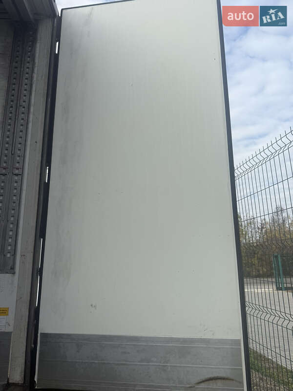 Фургон полуприцеп Schmitz SCS L24 2014 в Черновцах