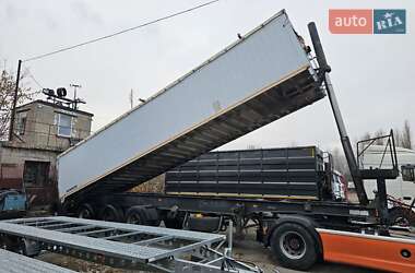 Зерновоз - полуприцеп Schmitz SKI 24 2000 в 
