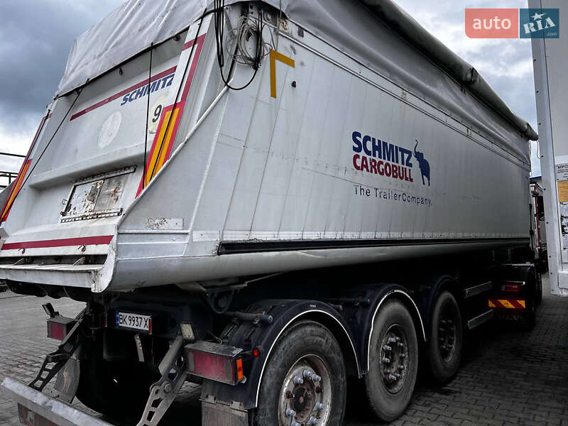 Зерновоз - напівпричіп Schmitz SKI 24 2011 в Рівному