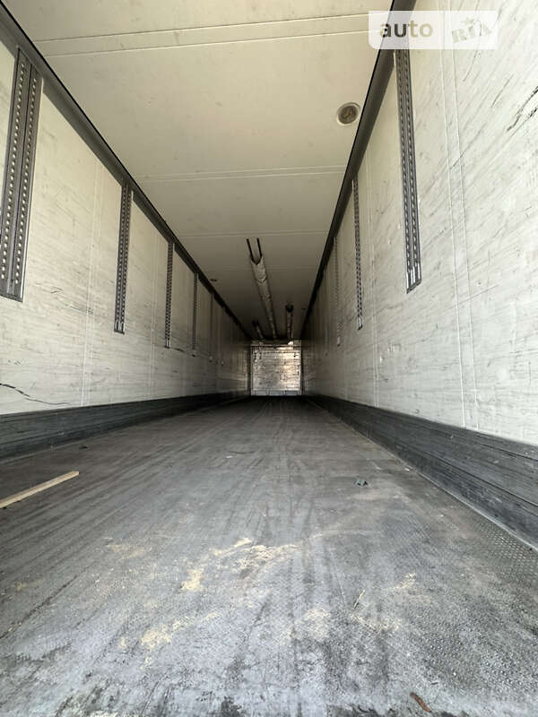 Рефрижератор напівпричіп Schmitz SKO 24 2000 в Львові