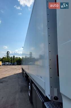 Изотермическая будка Schmitz SKO 24 2005 в 
