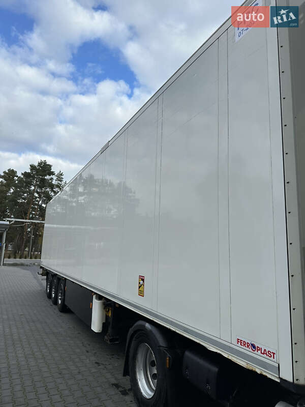 Schmitz SKO 24 2013