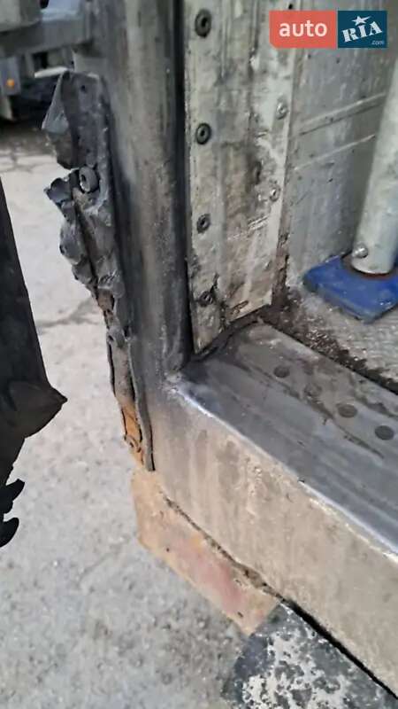 Рефрижератор полуприцеп Schmitz SKO 24 2004 в Николаеве