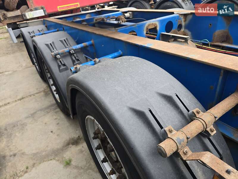 Контейнеровоз напівпричіп Schmitz SKO 24 2004 в Одесі