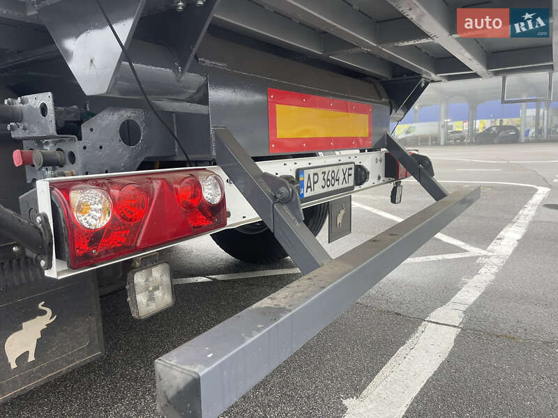 Самоскид напівпричіп Schmitz SKO 24 2005 в Запоріжжі