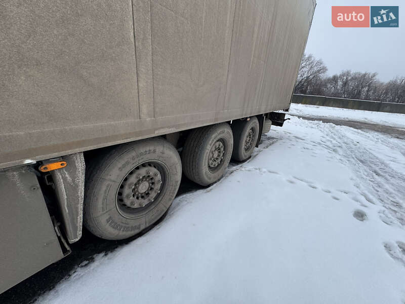 Рефрижератор полуприцеп Schmitz SKO 24 2003 в Виннице