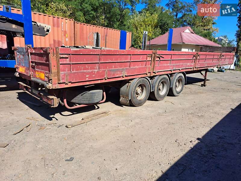 Бортовой полуприцеп Schmitz SPR 24L 1992 в Обухове