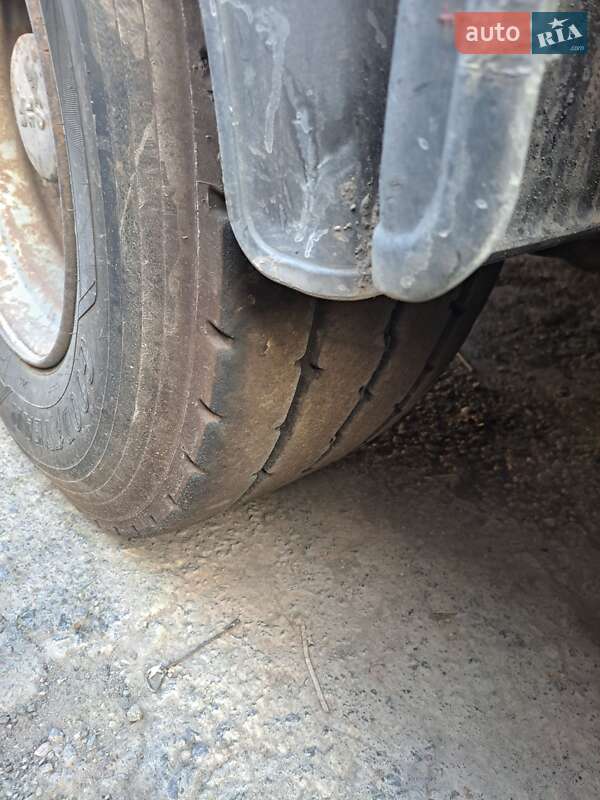 Бортовой полуприцеп Schmitz SPR 24L 1992 в Обухове