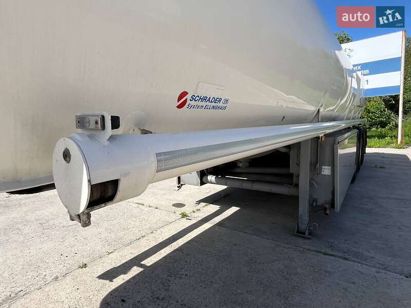 Цистерна Schrader Z-STA 24 2010 в Львові