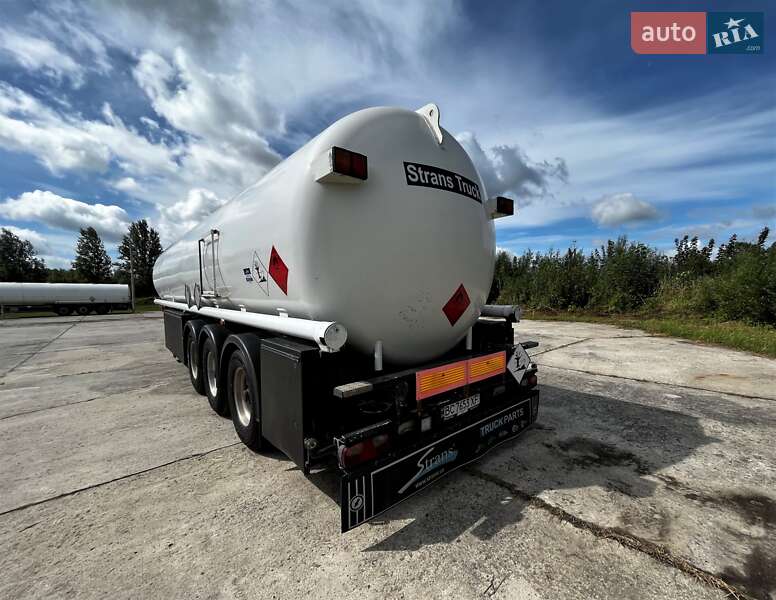 Цистерна напівпричіп Schrader Z-STA 24 2004 в Львові
