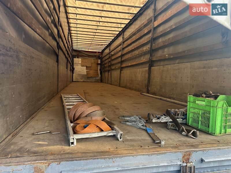 Бортовий напівпричіп Schwarzmuller J-Serie 2011 в Рівному