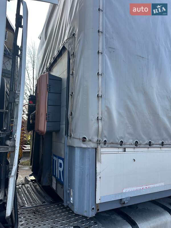 Бортовий напівпричіп Schwarzmuller J-Serie 2011 в Рівному