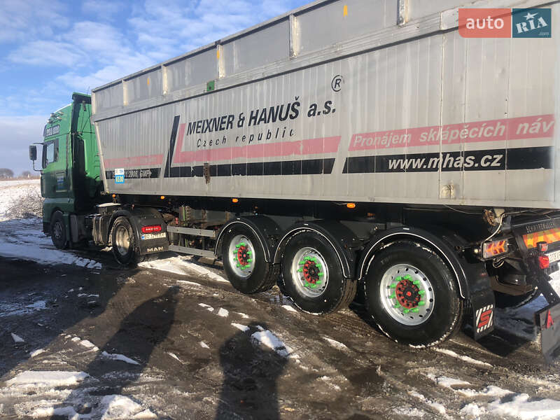 Самоскид напівпричіп Schwarzmuller Kis 2004 в Зборові
