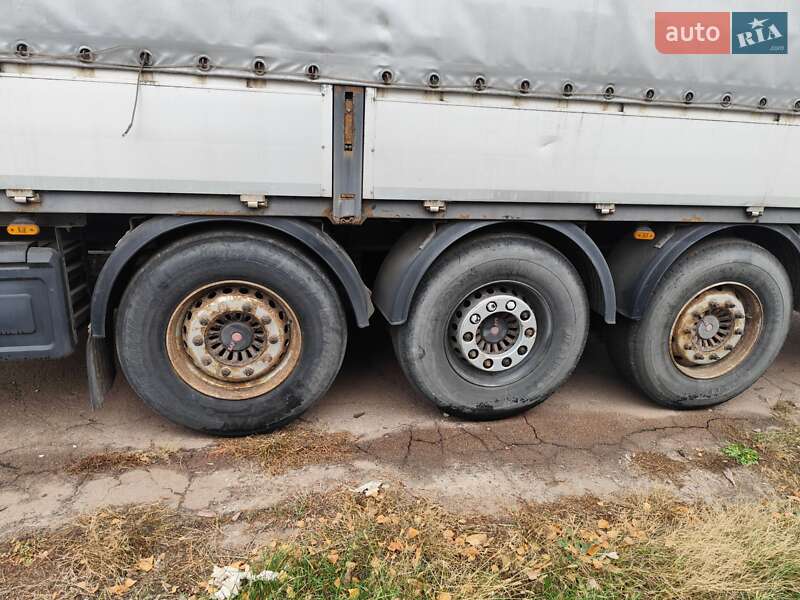 Бортовой полуприцеп Schwarzmuller SAF 2012 в Чернигове