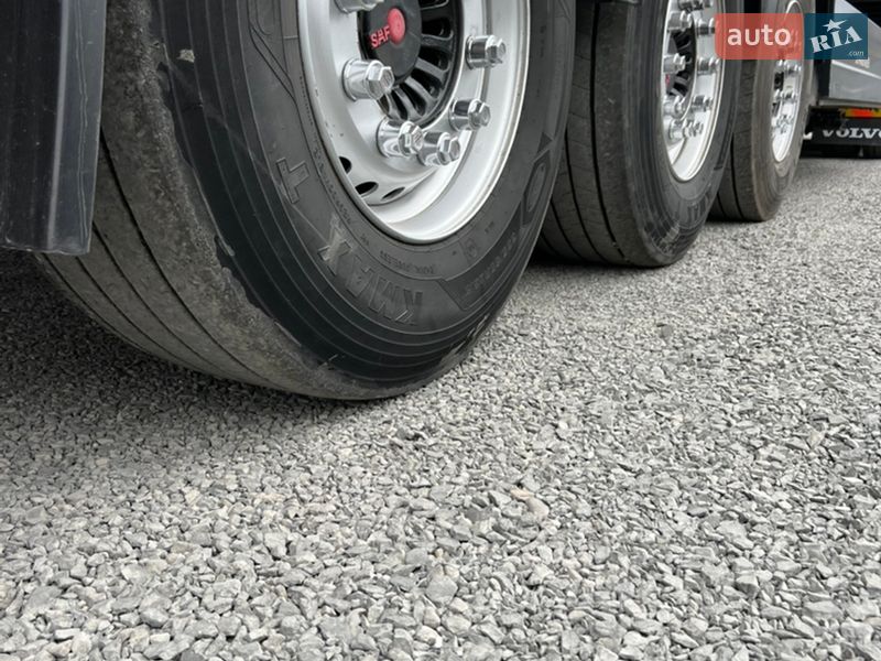 Тентований борт (штора) - напівпричіп Schwarzmuller SAF 2017 в Іршаві