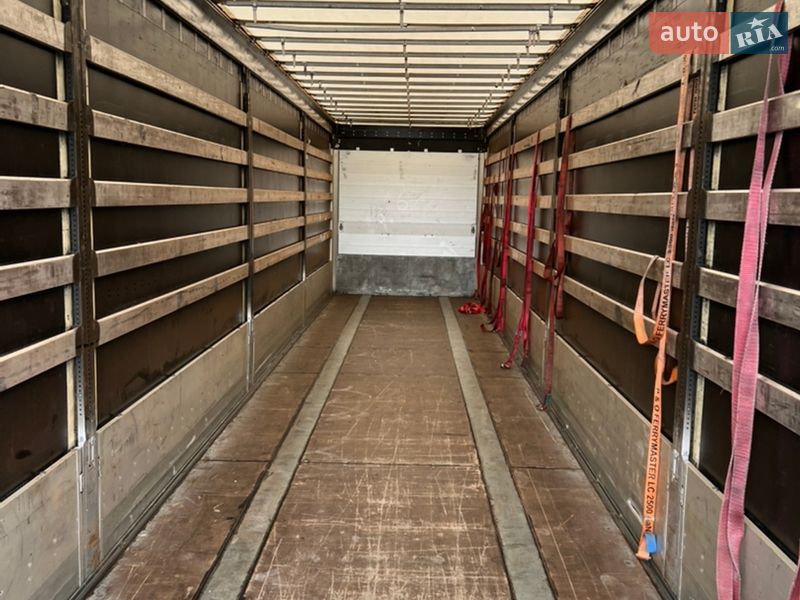 Тентований борт (штора) - напівпричіп Schwarzmuller SAF 2017 в Іршаві