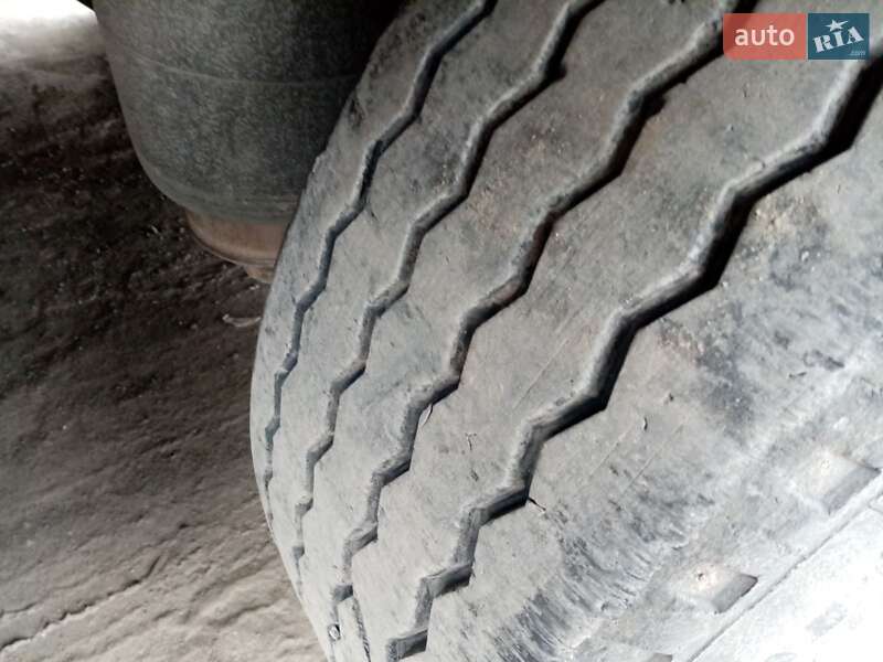 Контейнеровоз Schwarzmuller SPA-3E 1998 в Гайсине