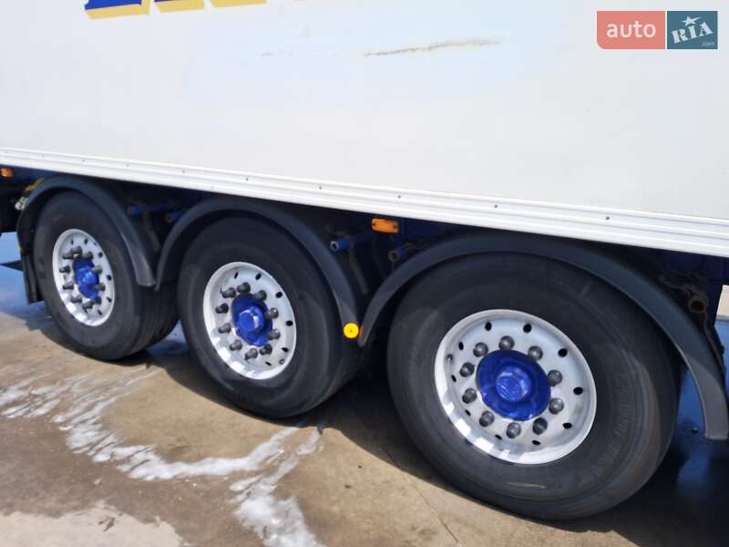Рефрижератор напівпричіп Schwarzmuller SPA-3E 2002 в Вінниці