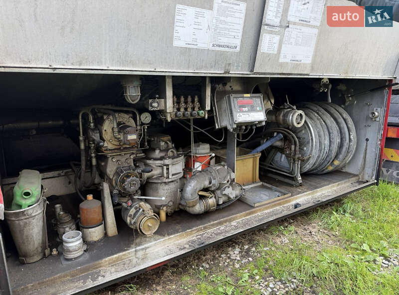 Цистерна полуприцеп Schwarzmuller TS 2006 в Долине