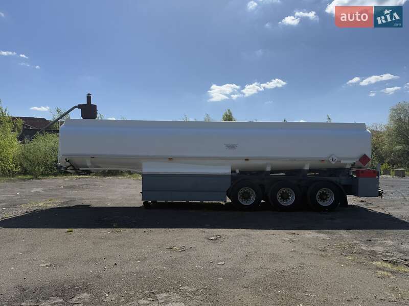 Цистерна напівпричіп Schwarzmuller TSL 1996 в Хусті фото 26 Цистерна напівпричіп Schwarzmuller TSL 1996 в Хусті