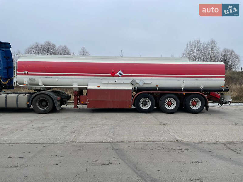 Цистерна напівпричіп Schwarzmuller TSL 1996 в Харкові