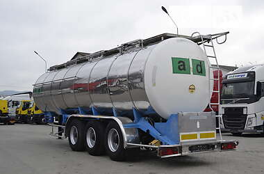 Цистерна напівпричіп Schwingenschlogel DST-30L/V2A 2003 в 