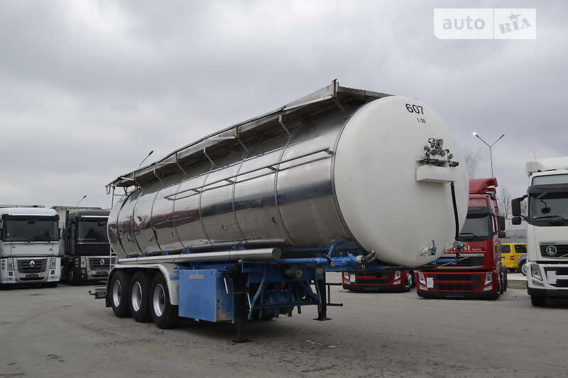 Цистерна напівпричіп Schwingenschlogel DST-30L/V2A 2003 в Хусті