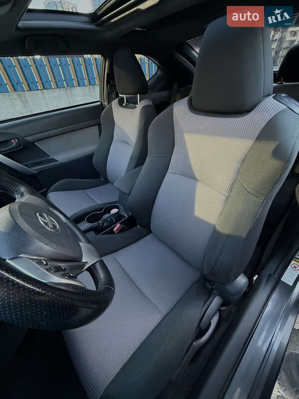 Купе Scion tC 2014 в Киеве