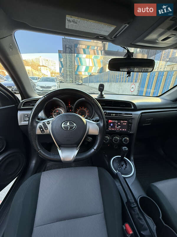 Купе Scion tC 2014 в Киеве
