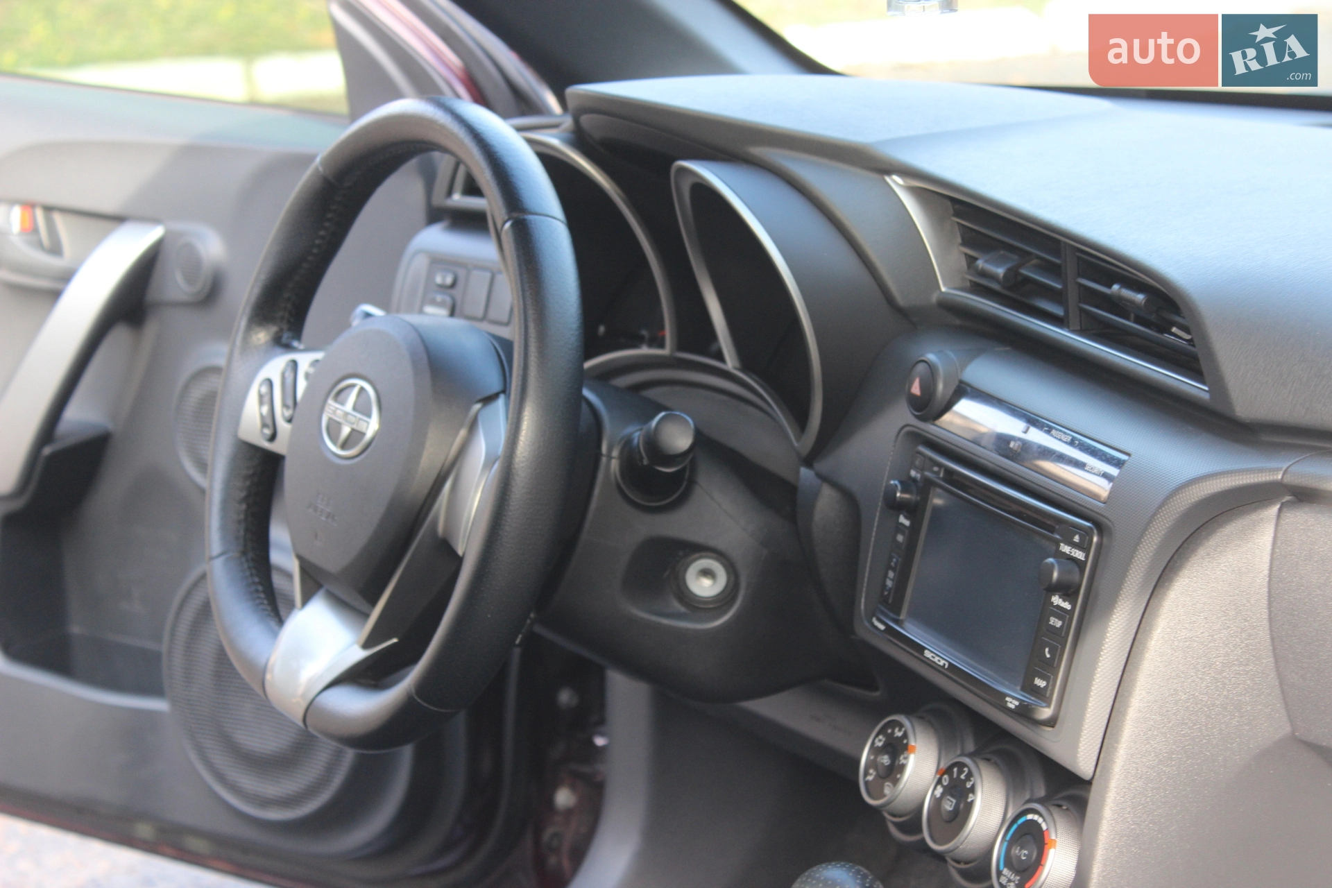 2012 Scion tC - мініатюра 17