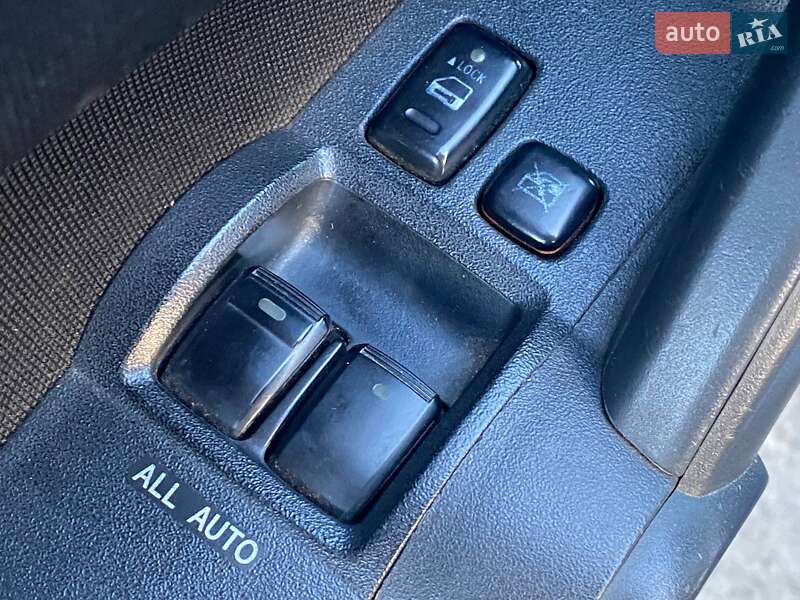 Купе Scion tC 2005 в Киеве