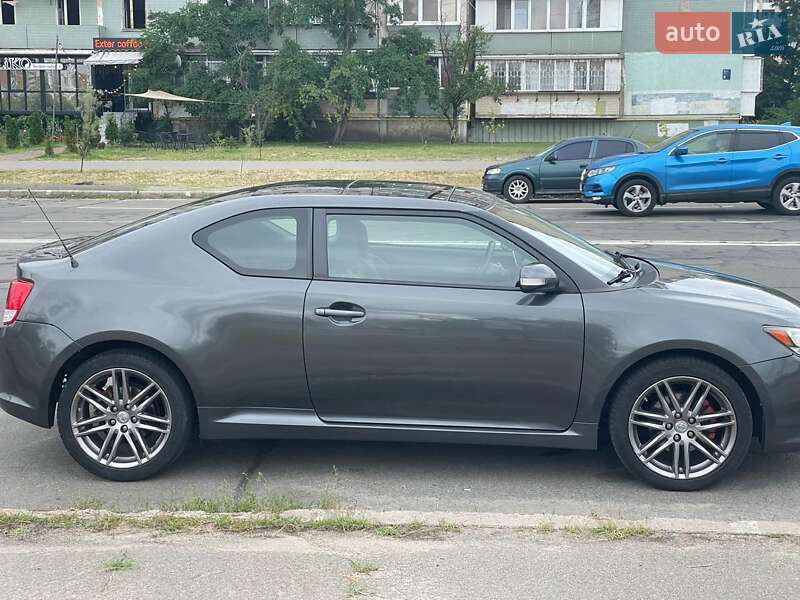 Купе Scion tC 2011 в Киеве