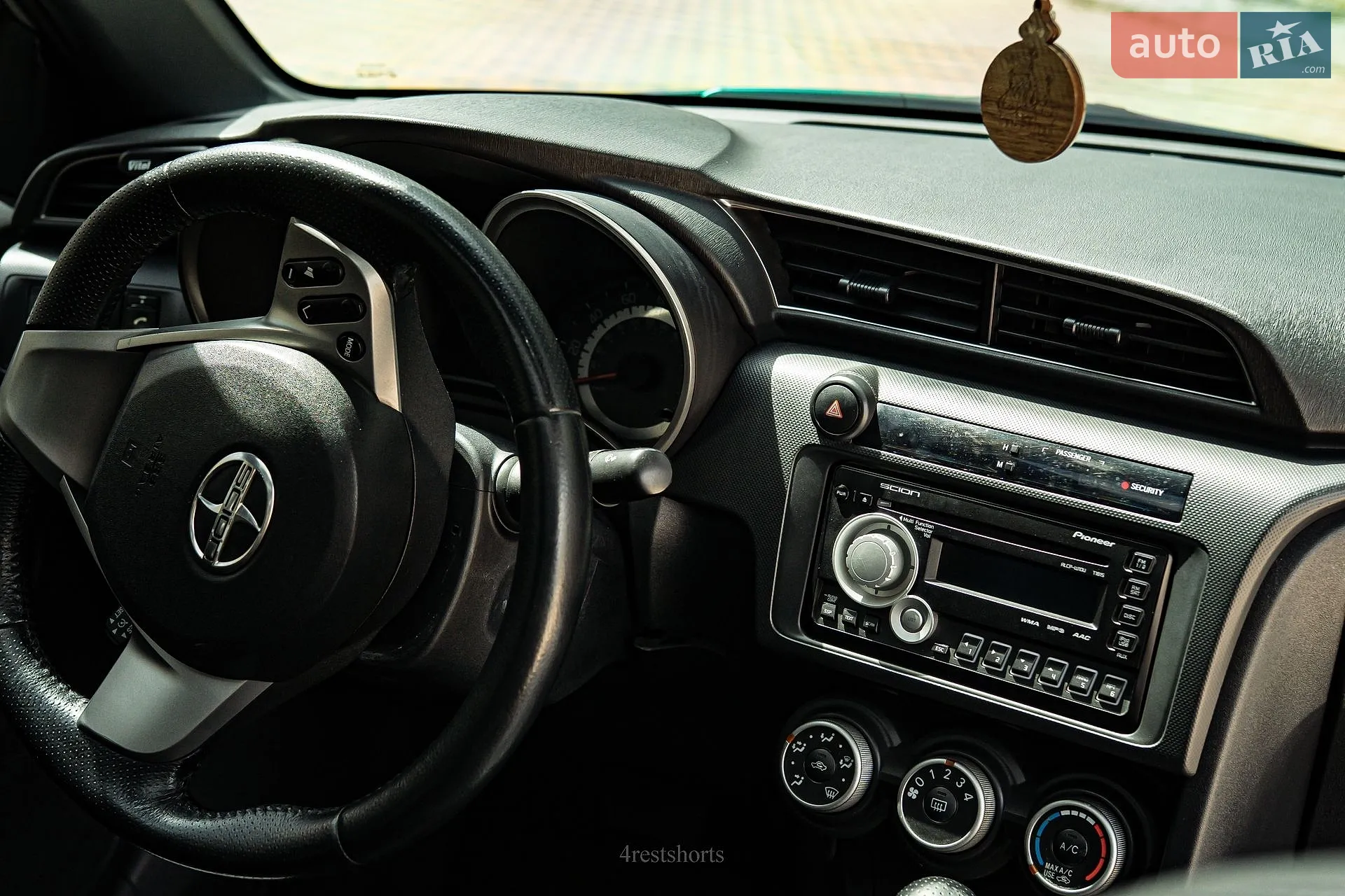2010 Scion tC - мініатюра 31