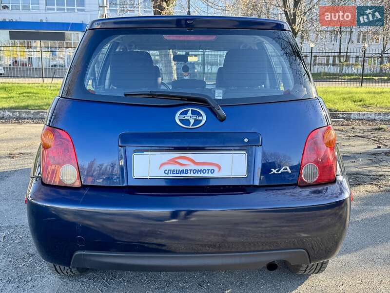 Хэтчбек Scion xA 2004 в Киеве