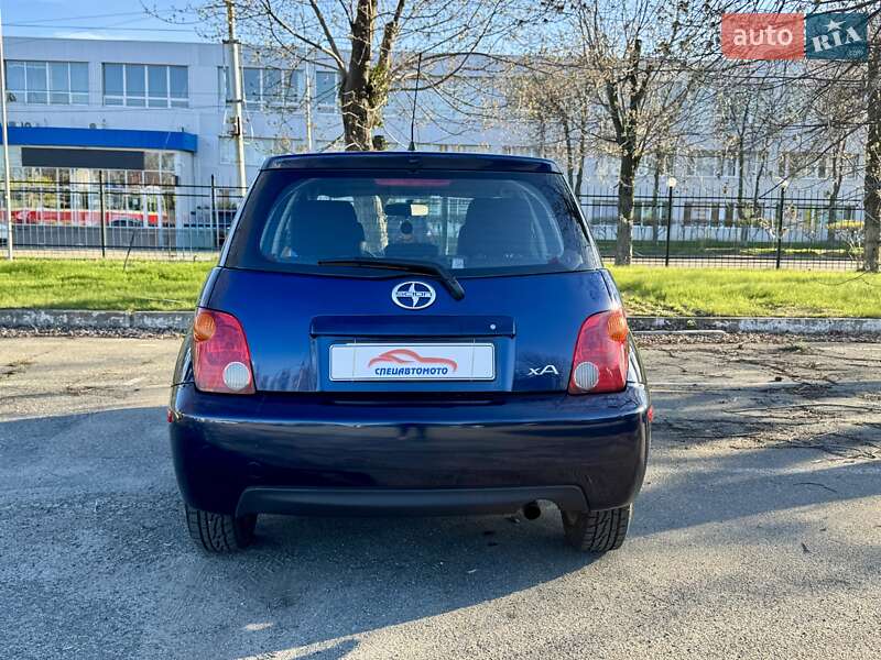 Хэтчбек Scion xA 2004 в Киеве