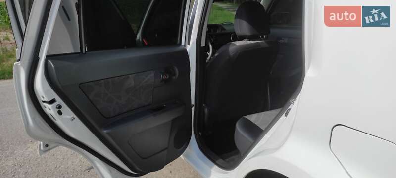 Седан Scion xB 2013 в Киеве фото 25 Седан Scion xB 2013 в Киеве