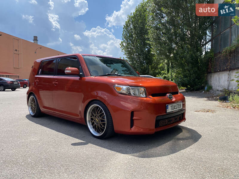 Хэтчбек Scion xB 2011 в Киеве