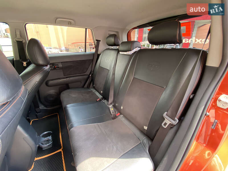 Хэтчбек Scion xB 2011 в Киеве