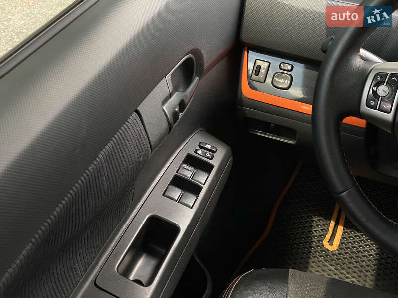 Хэтчбек Scion xB 2011 в Киеве