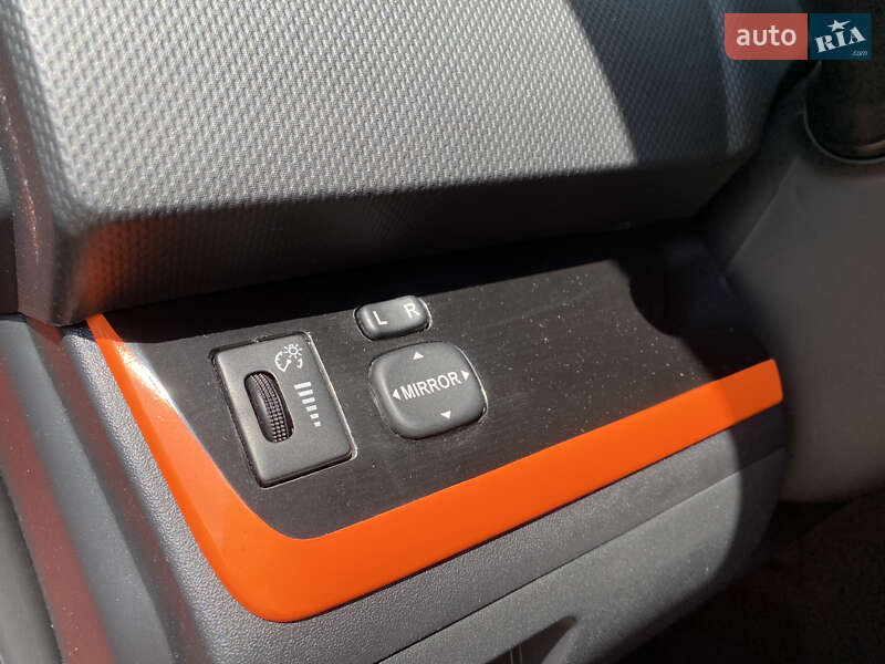 Хэтчбек Scion xB 2011 в Киеве