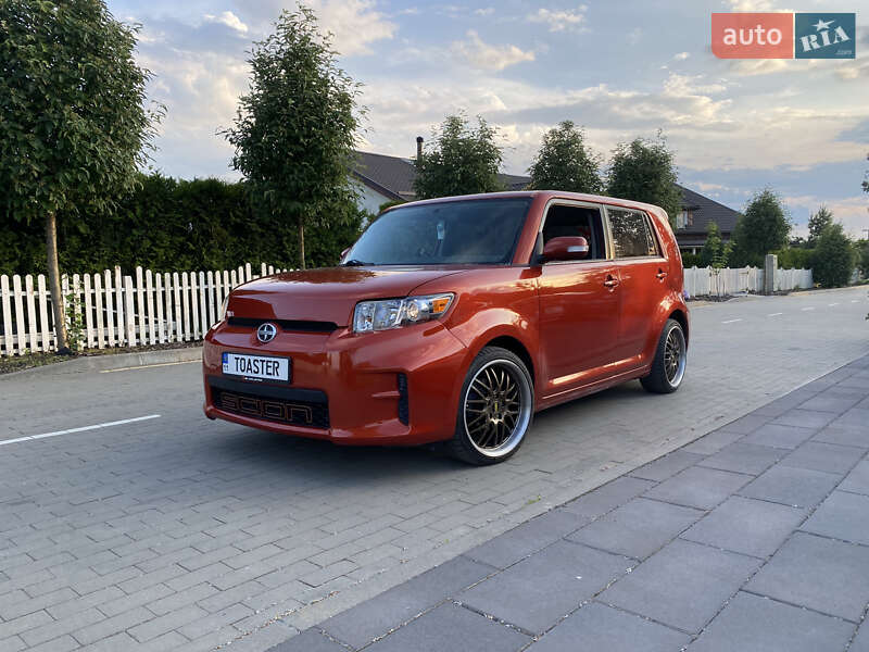 Хэтчбек Scion xB 2011 в Киеве
