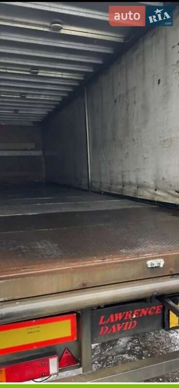 Тентованный борт (штора) - полуприцеп SDC LTD 2004 в Чернигове