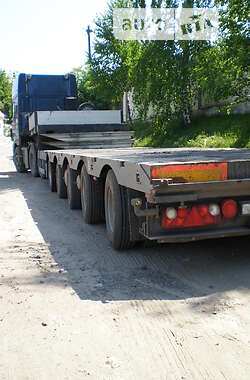 Низкорамна платформа SDC Trailers Ltd 2002 в Львові