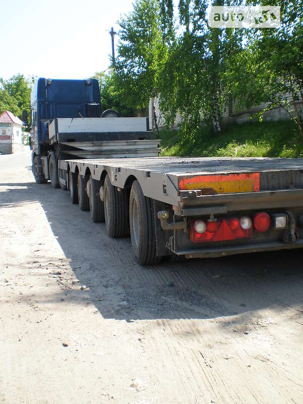 Низкорамна платформа SDC Trailers Ltd 2002 в Львові