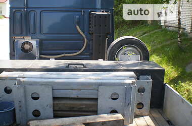Низкорамна платформа SDC Trailers Ltd 2002 в Львові