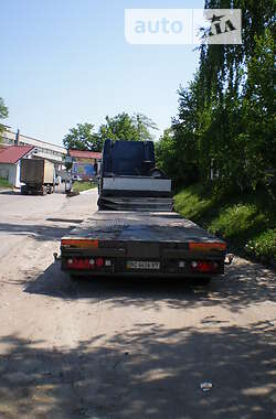 Низкорамна платформа SDC Trailers Ltd 2002 в Львові
